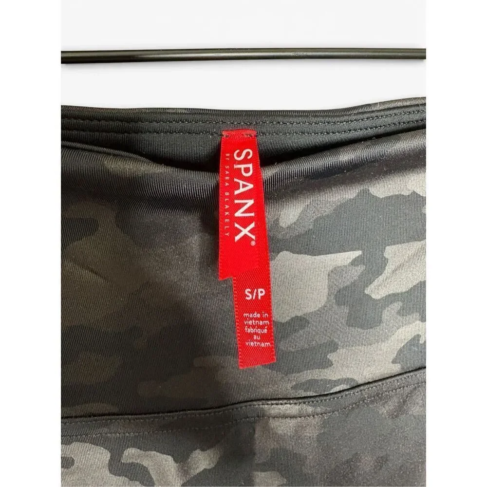 Spanx Faux Leather Leggings Matte Black Camo Size Small